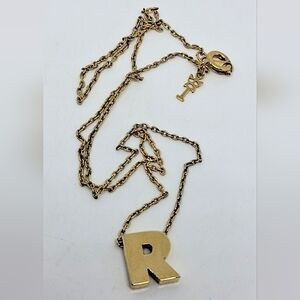 * Vintage Crown Trifari Initial Letter R Gold Tone Choker Necklace